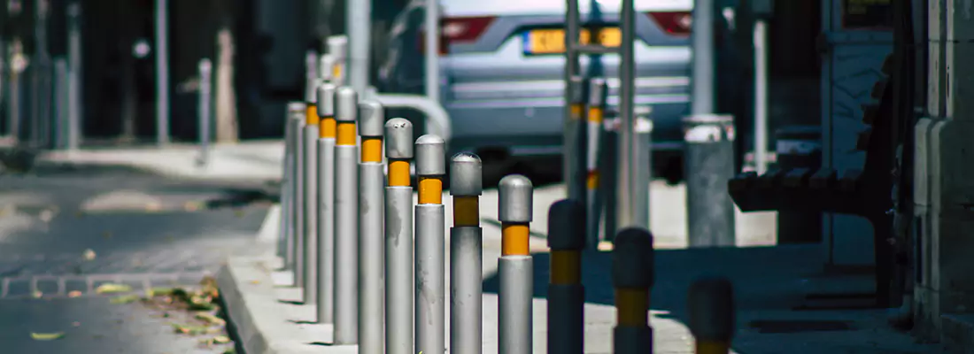 Safe and Convenient Retractable Barrier Column Systems for Properties in Navarre, FL