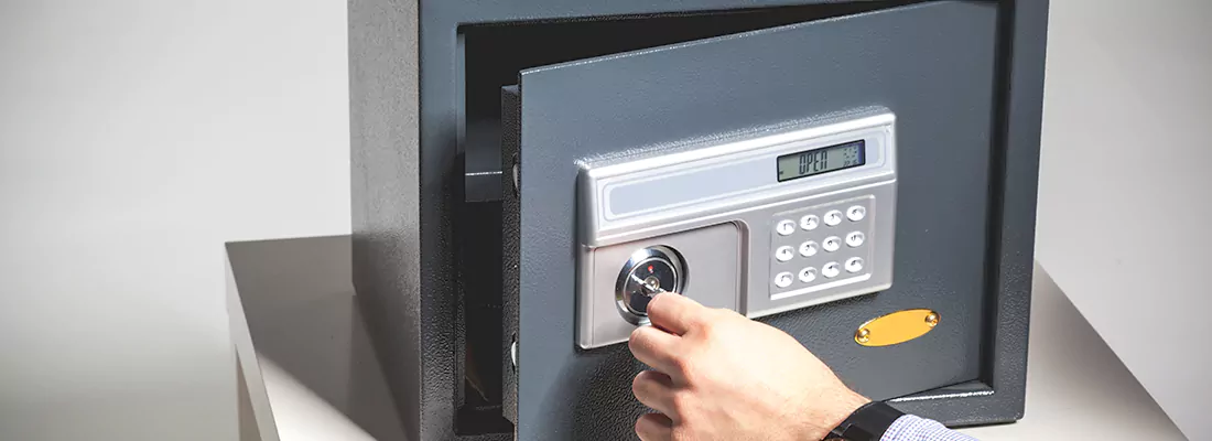 Safe Opening Repair in Navarre